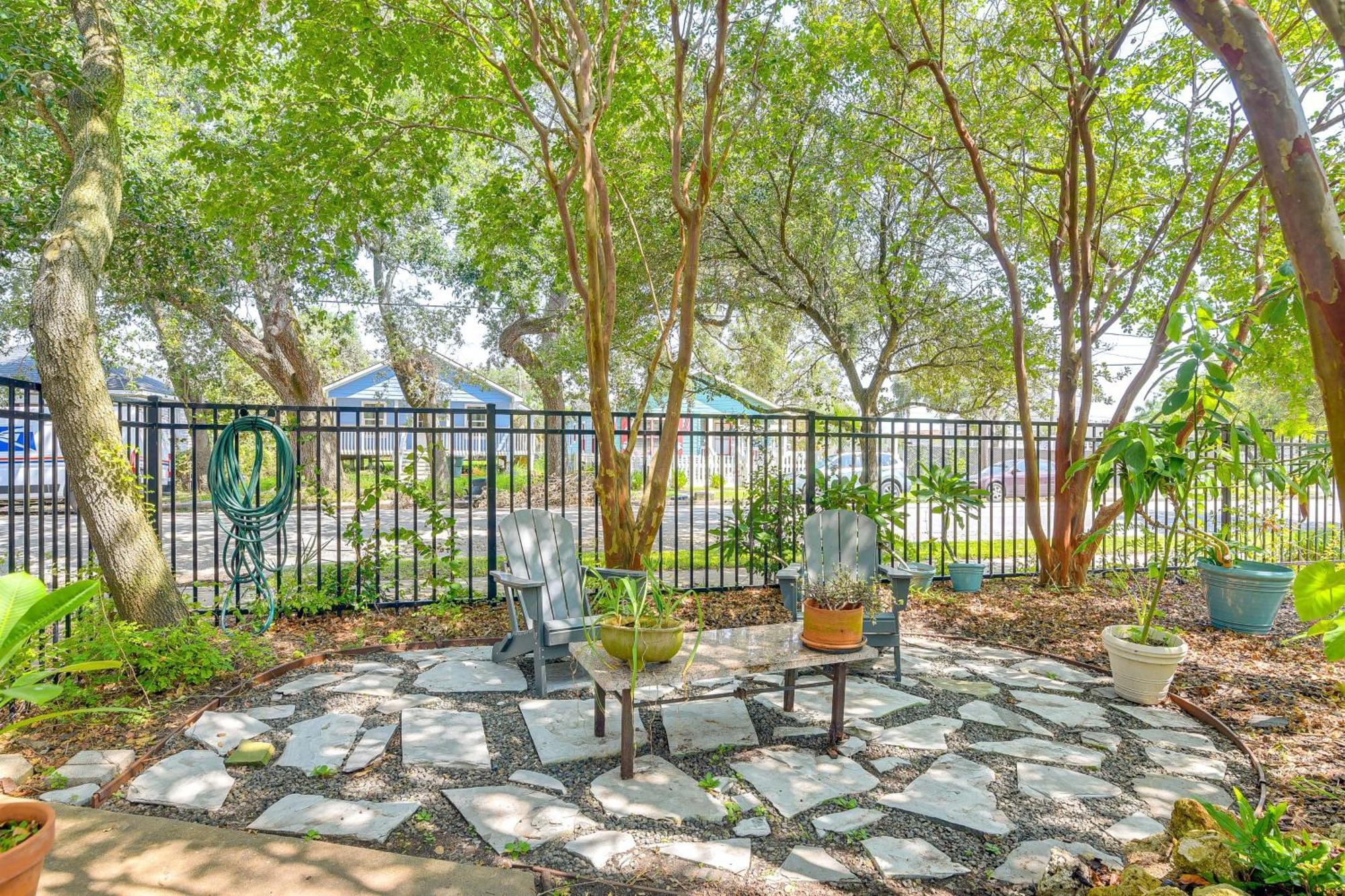Cozy Galveston Apartment With Private Beach Pass! 外观 照片
