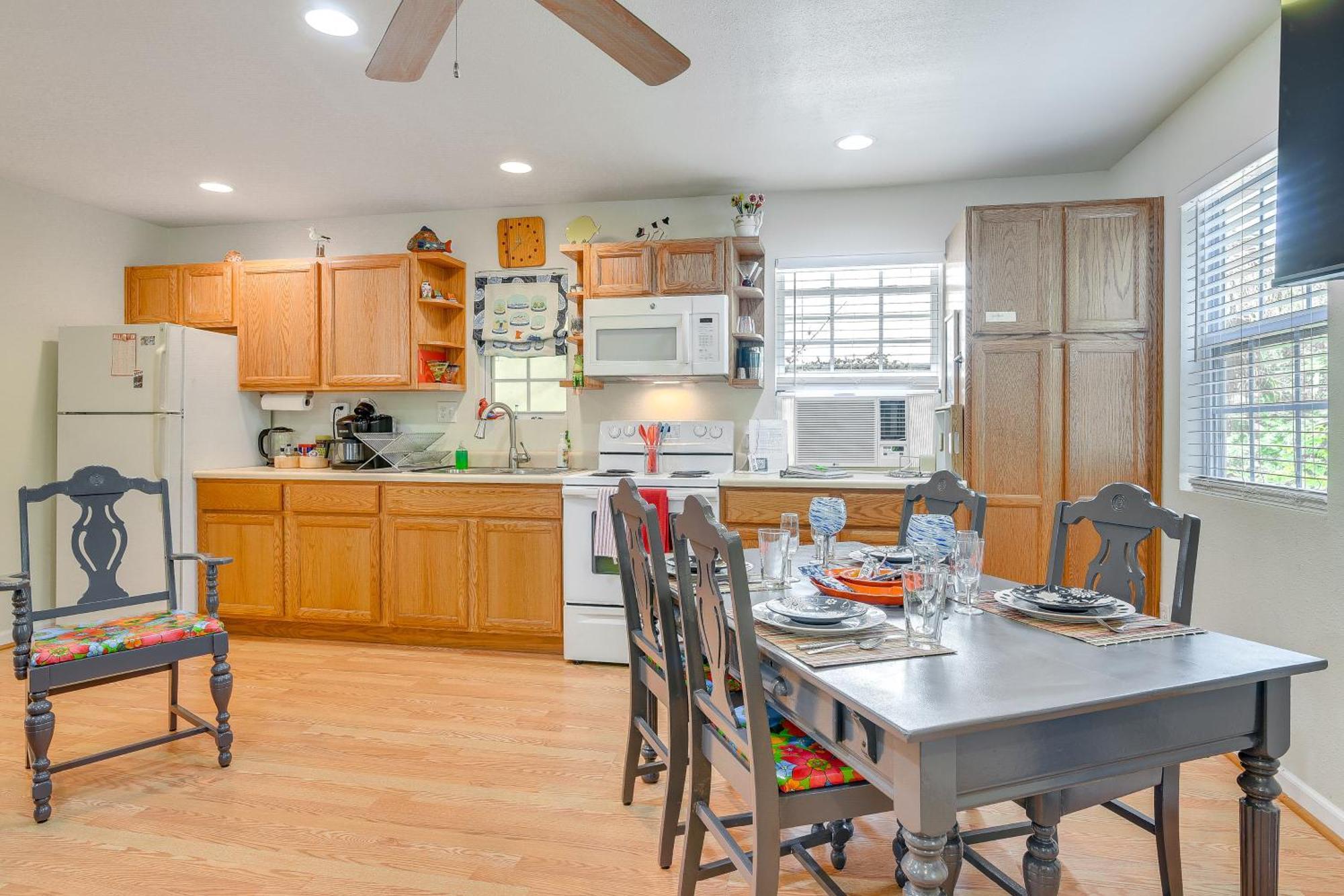 Cozy Galveston Apartment With Private Beach Pass! 外观 照片